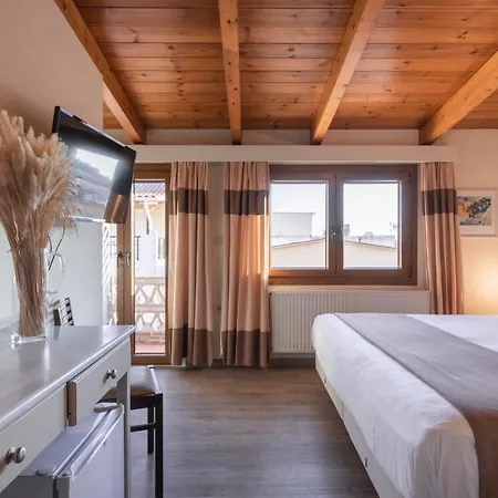 Ξενοδοχείο Yria 2*