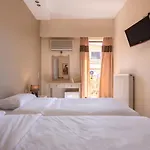 Hotel Yria