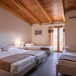 Hotel Yria 2*