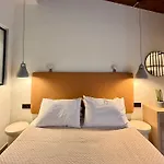 Yria Hotel 2*