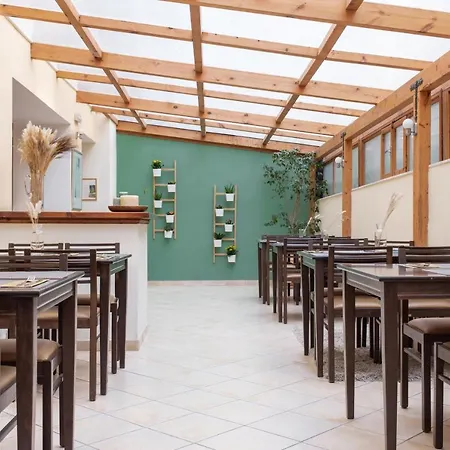 Hotel Yria