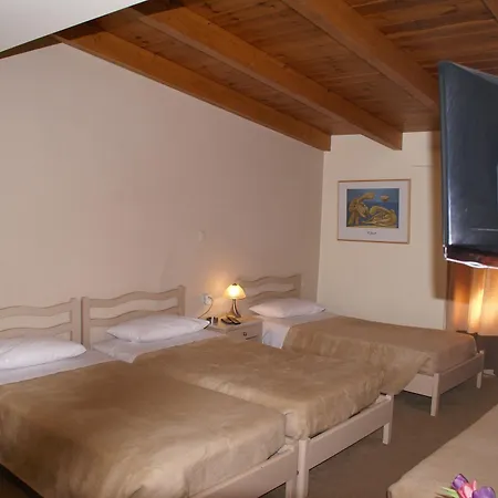Hotell Yria 2*